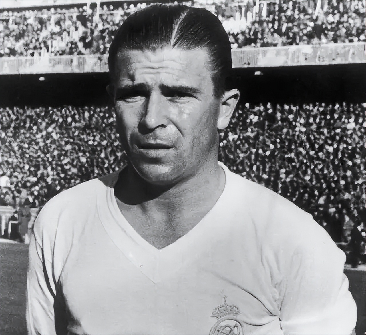 世界足壇歷史射手榜排名_足球史上進球最多的十位球員_世界杯歷史射手王