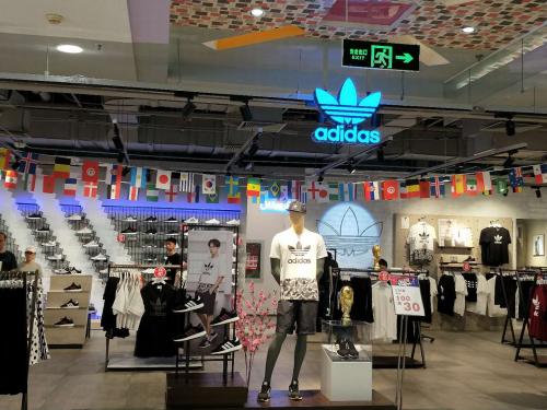 巨頭的較量 阿迪達斯與耐克誰是世界杯贏家？