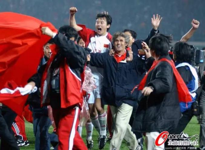 20年前中國男足世界杯出線之夜_國足沖擊世界杯歷史_于根偉制勝球圓夢