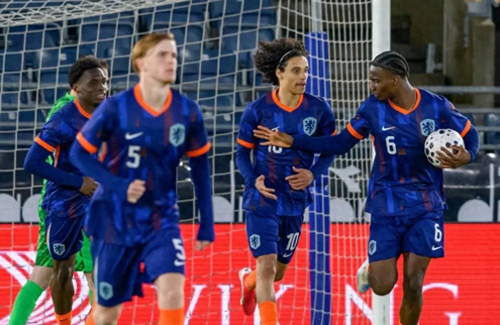 6勝2平不敗晉級！荷蘭逆境逆轉挪威，范戴克頭球破僵定軍心