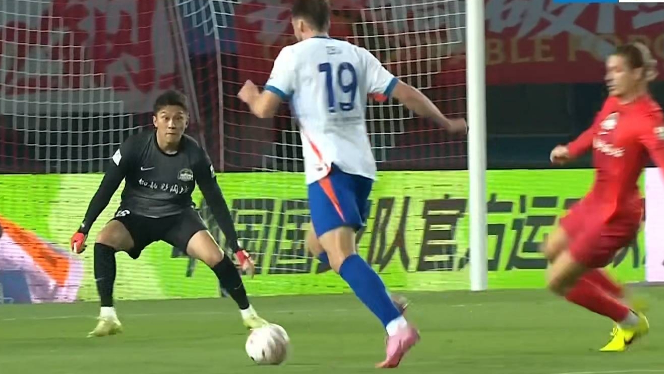 中超聯賽比分榜_泰山結束兩連敗海港1球憾負申花德比失利_中超第四輪山東泰山1-0河南卡扎進球