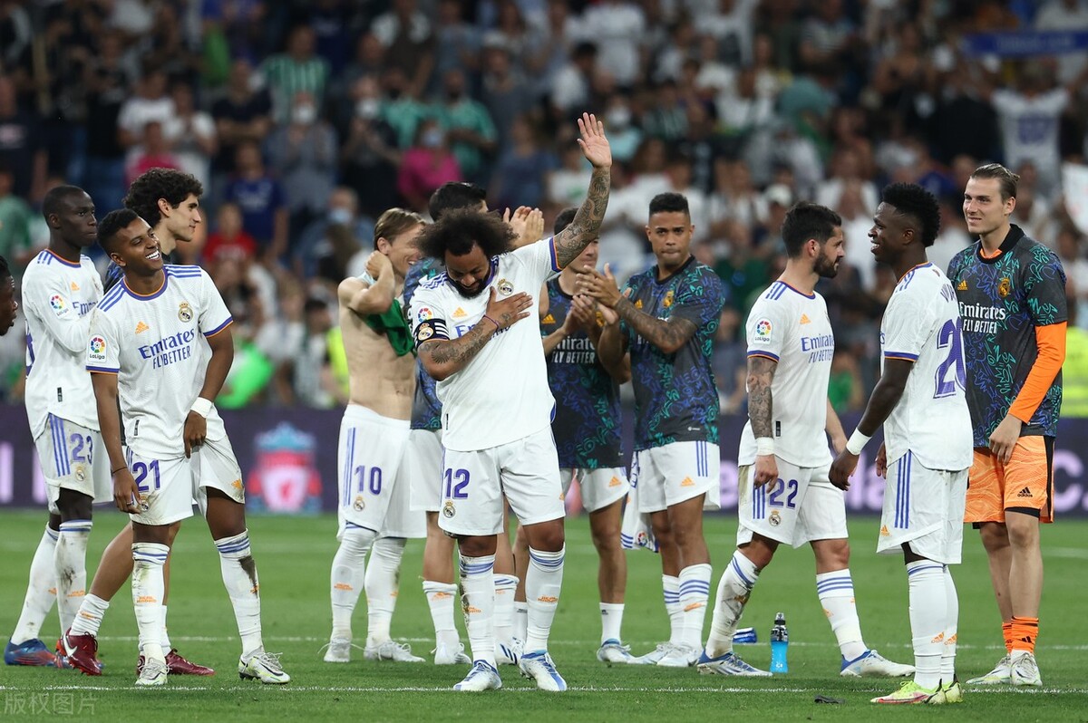 西甲大結局：皇馬奪冠巴薩亞軍 本澤馬獲金靴 中資隊&巴薩小弟降級