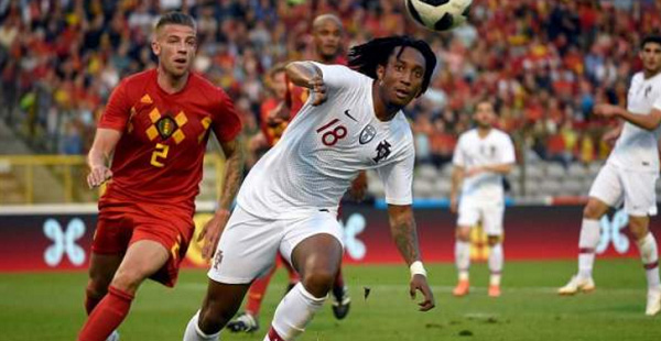 耐克阿迪世界杯歷史_阿迪達斯復古球衣_世界杯球衣設計