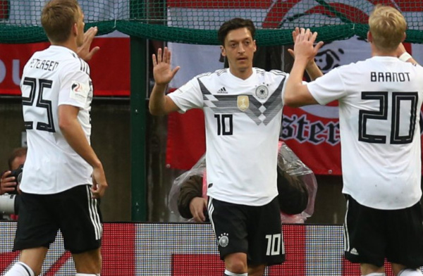 世界杯球衣設計_耐克阿迪世界杯歷史_阿迪達斯復古球衣