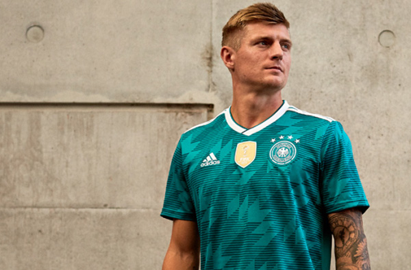 耐克阿迪世界杯歷史_世界杯球衣設計_阿迪達斯復古球衣