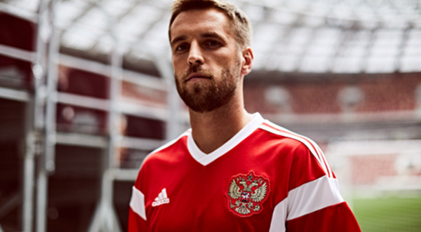 耐克阿迪世界杯歷史_阿迪達斯復古球衣_世界杯球衣設計