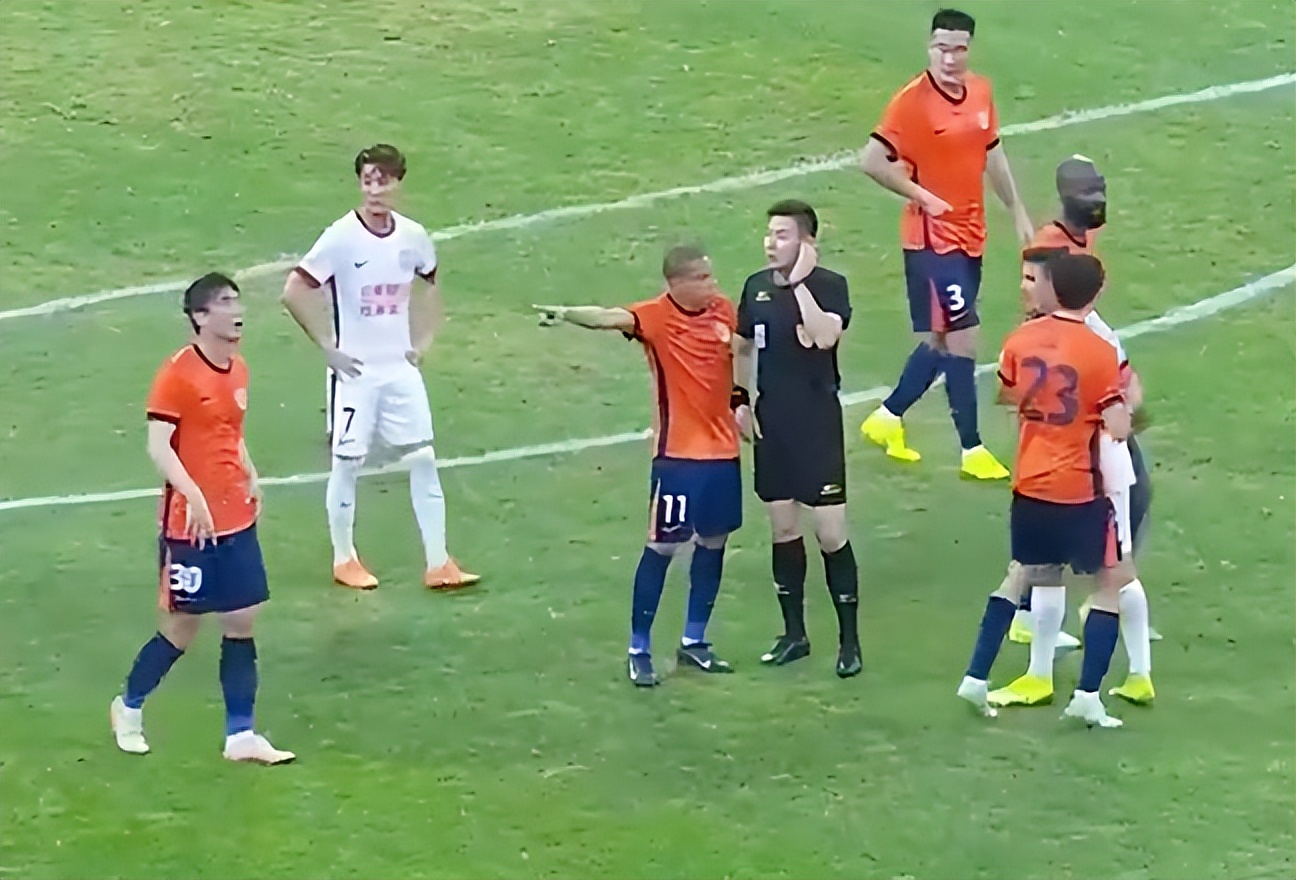 中超中甲中乙聯賽進步分析_中超聯賽紅黃牌_2025賽季中國足球三級聯賽發展情況