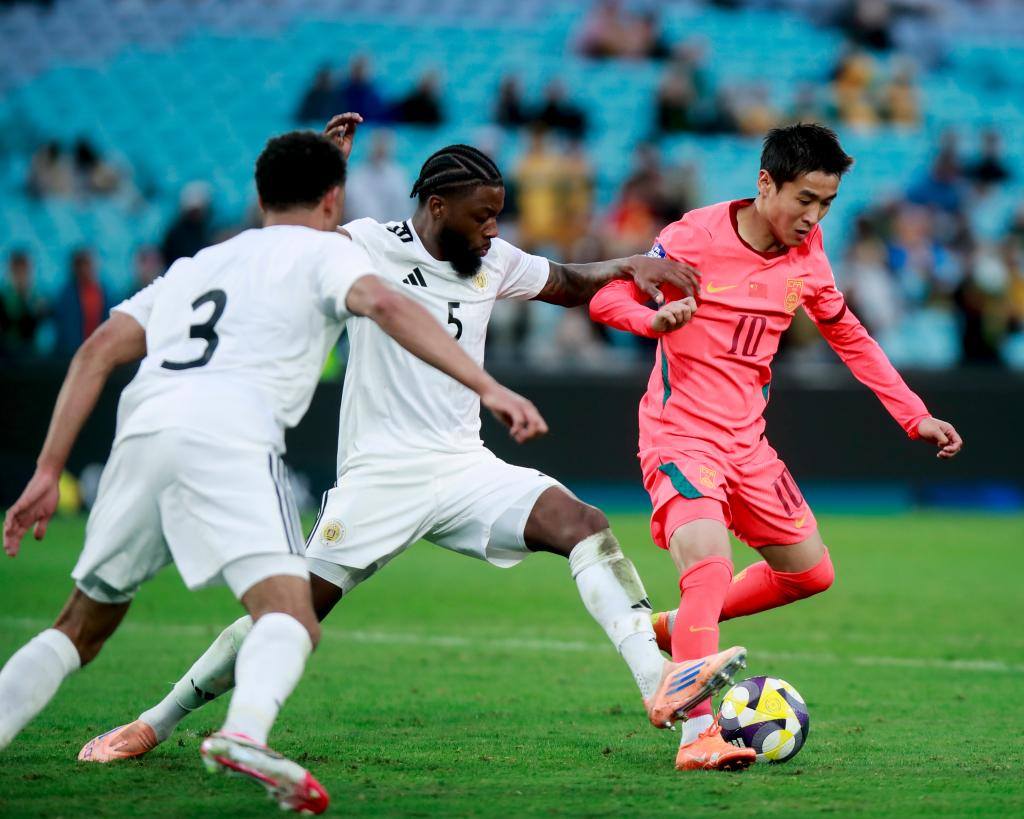 國足世界杯歷史_國足戰(zhàn)勝庫拉索FIFA系列賽_邵佳一執(zhí)教國足士氣提升分析