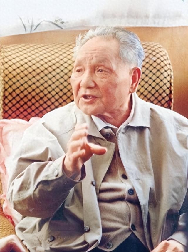 新中國一窮二白時國足為何能威震亞洲足壇？賀龍：踢不好就解散