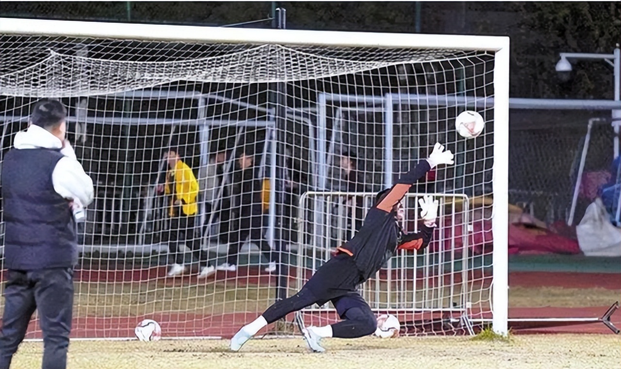 中國足球歷史_國足世界杯歷史_賀龍與中國足球