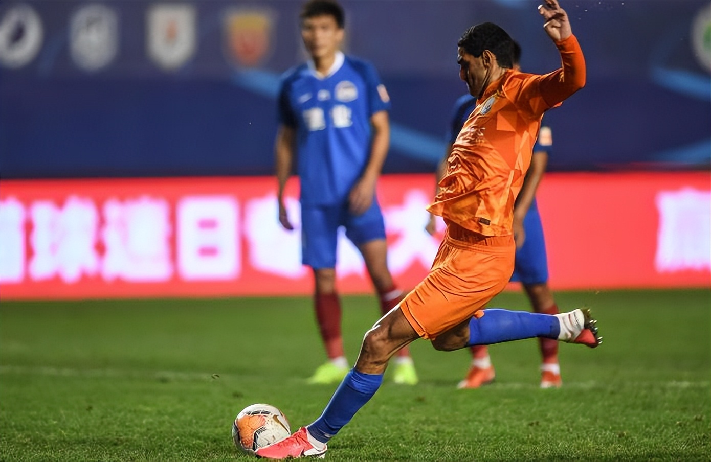 澤卡2026合約_2026賽季中超聯(lián)賽山東魯能隊球員名單_山東魯能澤卡留隊