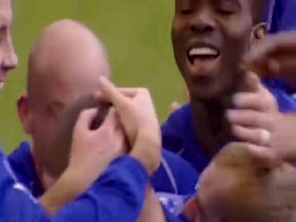 歷史性足球進球_世界杯歷史精彩進球前十_最不可思議進球瞬間