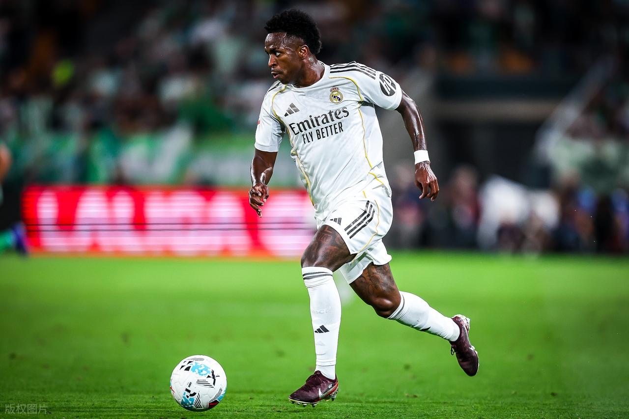 西甲冠軍懸念_皇馬裁判爭議_西甲聯賽巴薩對皇馬